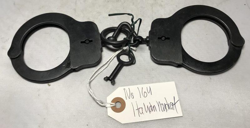 164 Italian WWII handcuffs – Holst Collection